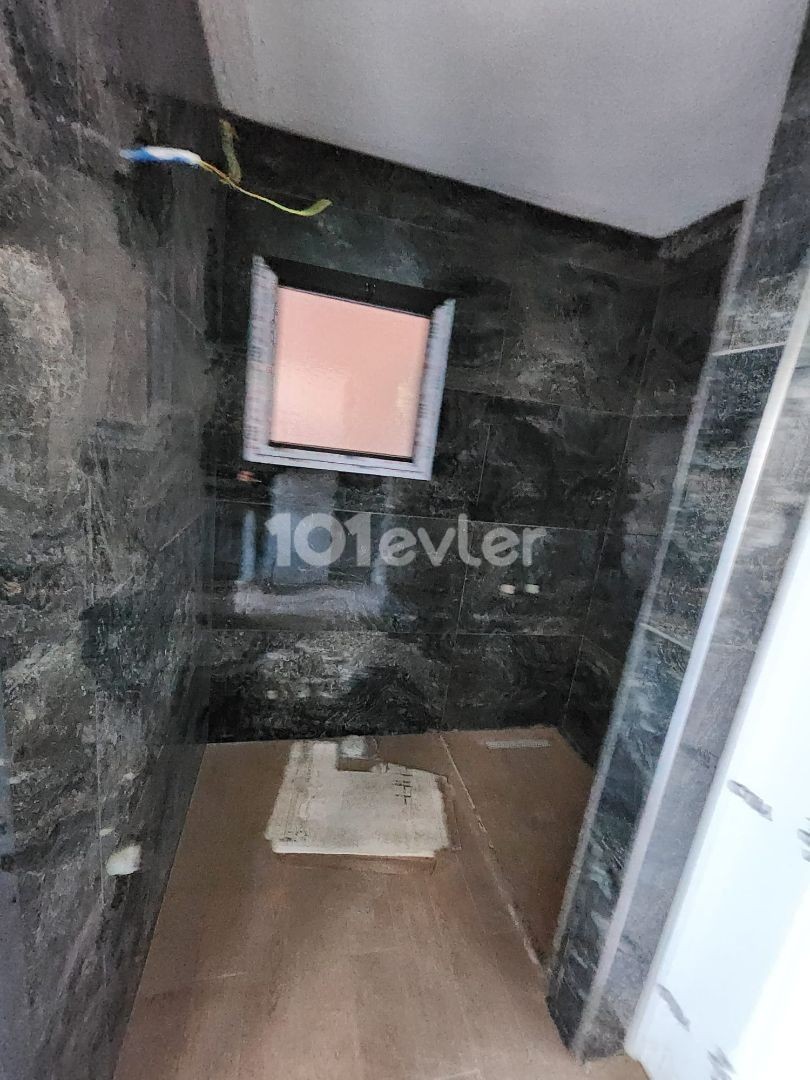 Canakkale bolgesınde 3+1 satılık daıreler son 2 adet 122 metre kare 2wc 3 katlı bına asansor yok esdeger kocan bol yesıllıklı olacak. 115,000£  2 ay sonra teslımdır. onden %30 pesınat ıle 05338315976