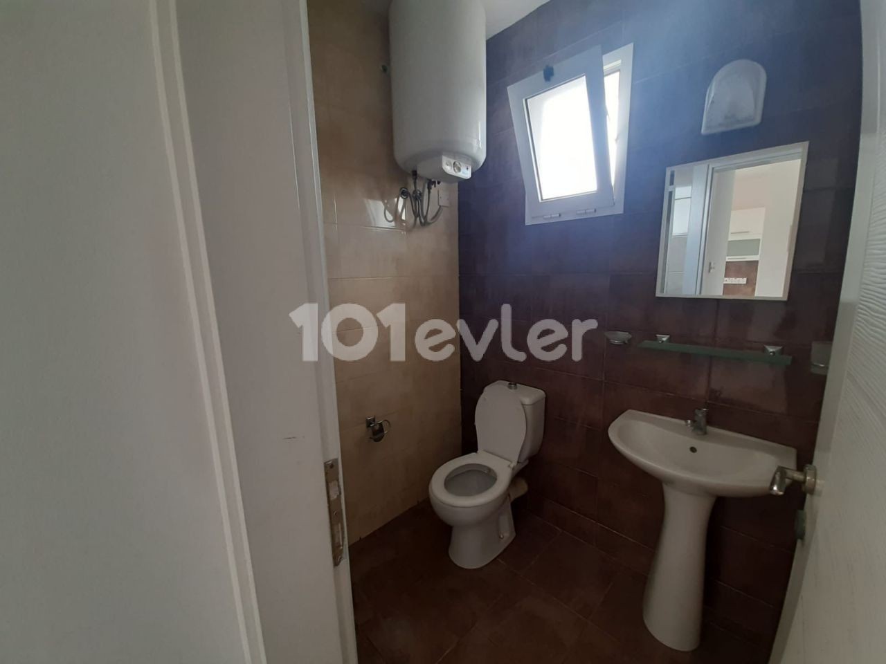 emü'ye yakın 2+1 kiralık ev 10 ay ödeme 4800$ KİRA DEPOZİTO 480$ KOMİSYON 480$ APARTMAN ÜCRETİ 200 TL 250 TL ARASI 11. kat