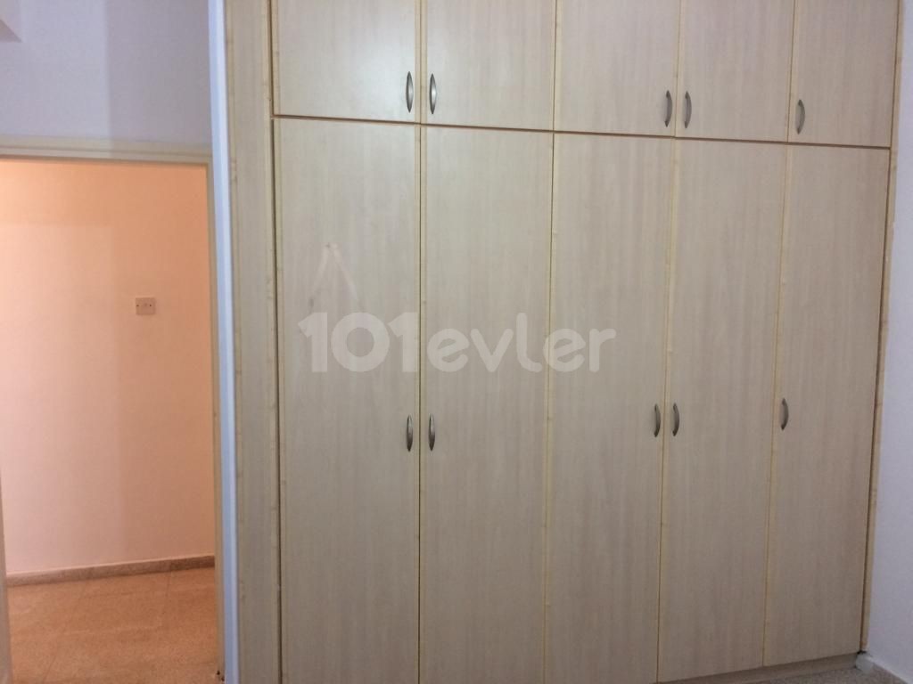 ZU VERKAUFEN 3+1 WOHNUNG WOHNUNG 1. STOCK RŞDEĞER KOÇAN