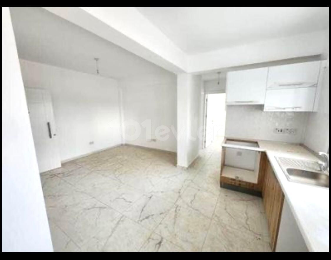 2+1 flat for sale in Çanakkale region, 70 square meters, 4th floor, 65,000 STG TRANSFORMER HAS BEEN PAID. SERIOUS BUYERS CALL ELEVATOR CAR PARK