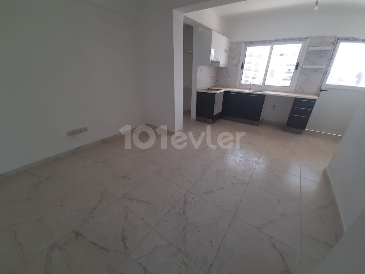 FOR RENT 2+1 UNFURNISHED APARTMENT 