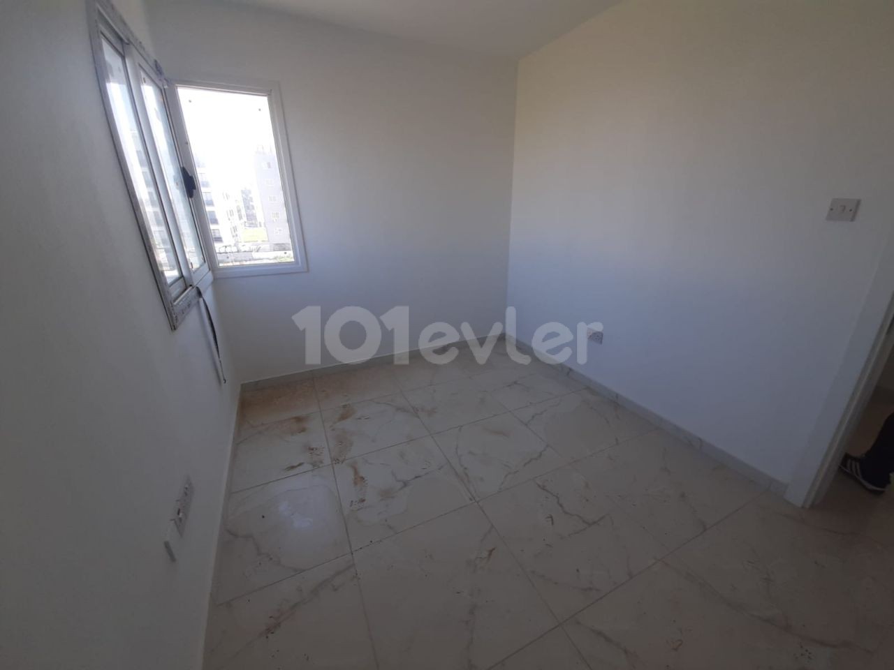 FOR RENT 2+1 UNFURNISHED APARTMENT 