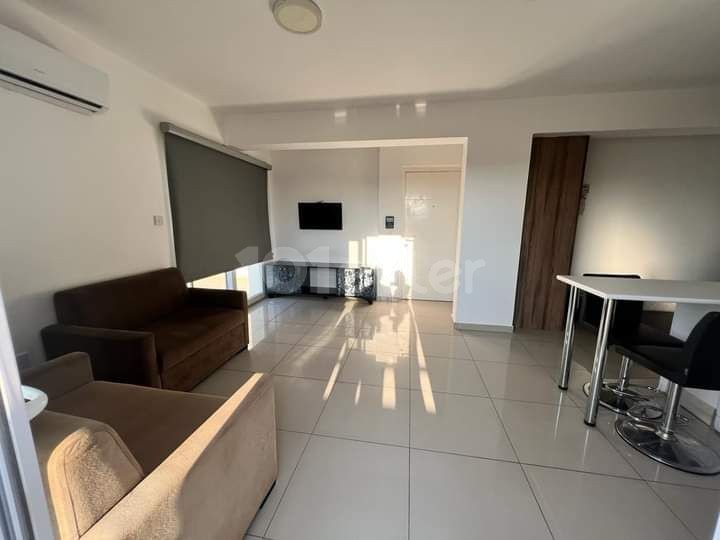 Emu'ya yakın stüdyo penthouse aylık 350$ 6 kira 1 depozito 1 komisyon Su ücretsiz Apartman aidatı ücretsiz 5. kat Asansör otopark 05338315976