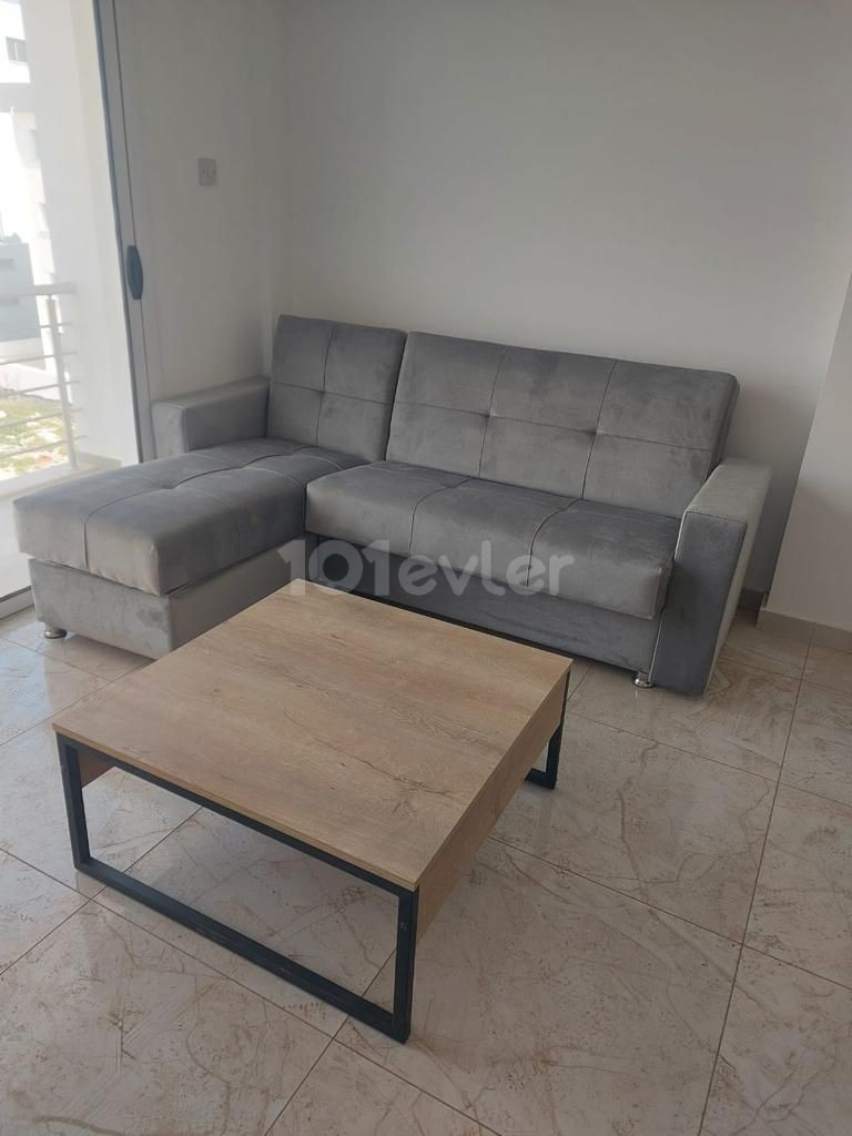 Famagusta 2+1 zur Miete brandneue Wohnung direkt am Fuße der Stadt Mall von 500$ mit jährlicher Zahlung 3. Stock hat einen Aufzug.  1 Kaution 500$ 1 Provision 05338315976