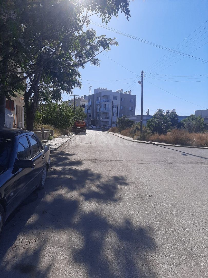 Land for sale behind Maras Doğruöz market 260 m2 2 floor cılılabılır. yuzde 70 percent of the land for sale with the only authorized price = £ 23. 000 05338315976