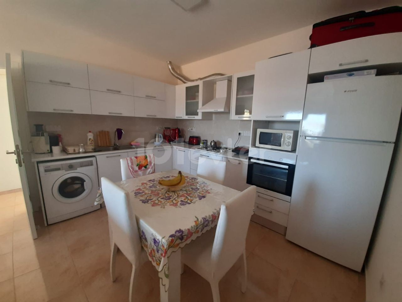 2+1 fully furnished flat for sale in a site with a pool in Yeniboğazi, 78,000 STG equivalent INVESTMENT OPPORTUNITY 80 SQUARE METERS ON THE 3RD FLOOR.