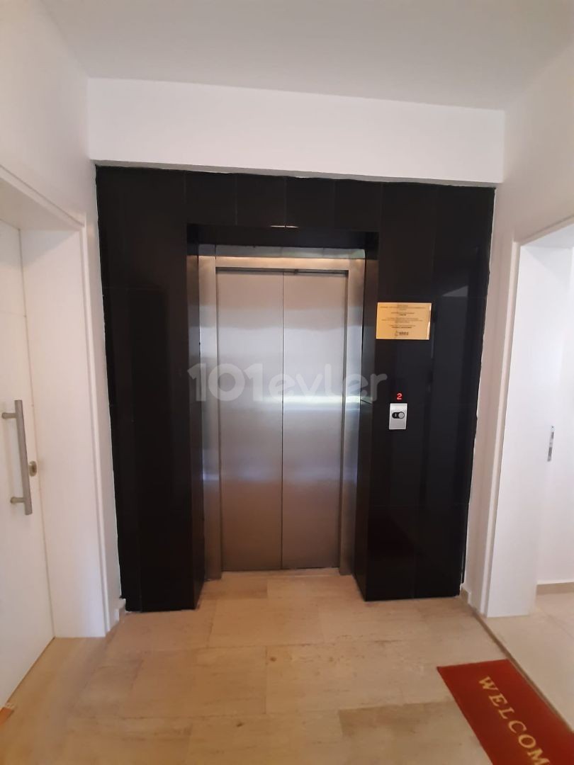 2+1 fully furnished flat for sale in a site with a pool in Yeniboğazi, 78,000 STG equivalent INVESTMENT OPPORTUNITY 80 SQUARE METERS ON THE 3RD FLOOR.