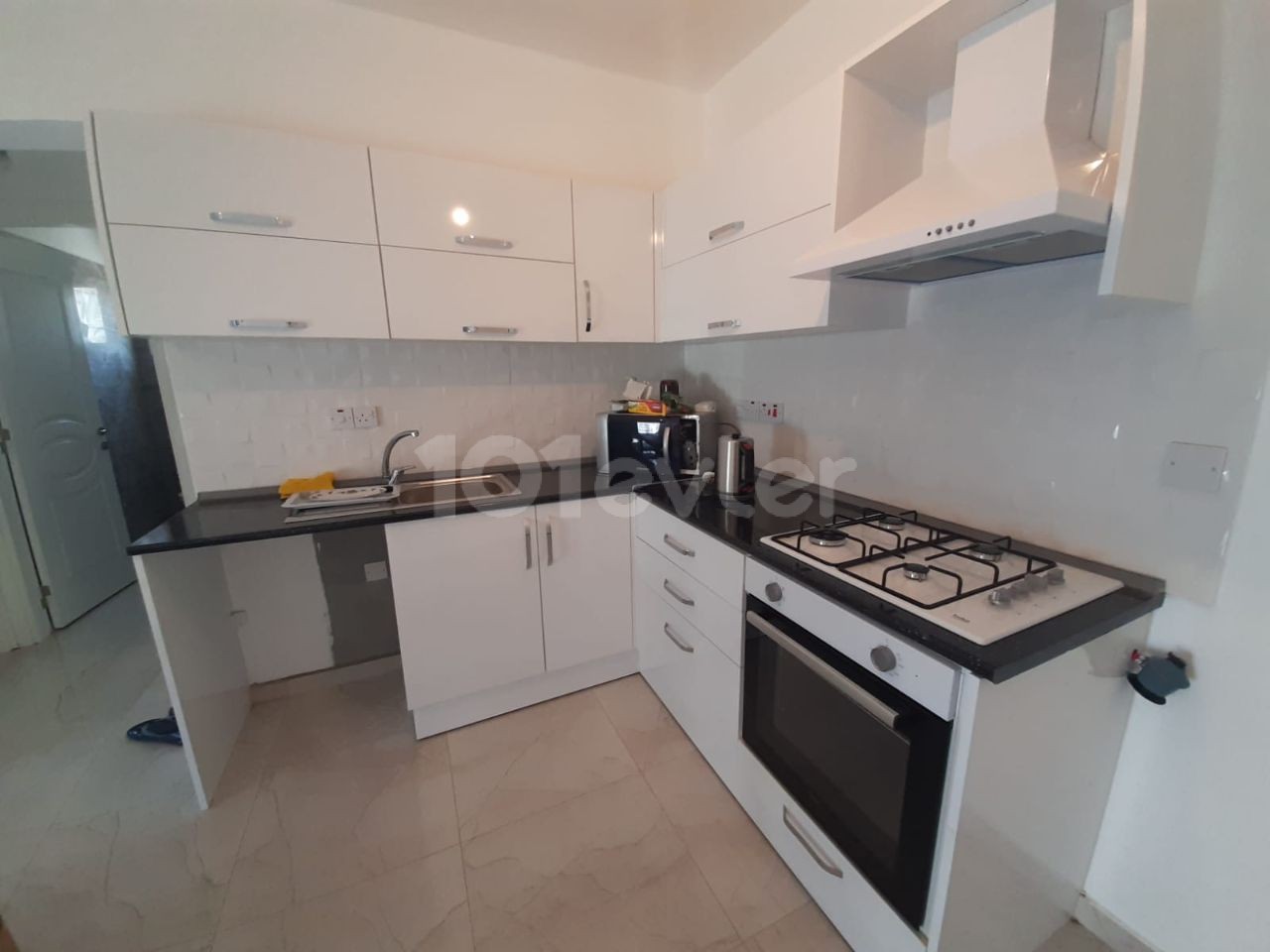 Canakkale 2+1 rental 450$ for 6 months or annual fee 400x6=2400 TL on the 3rd floor