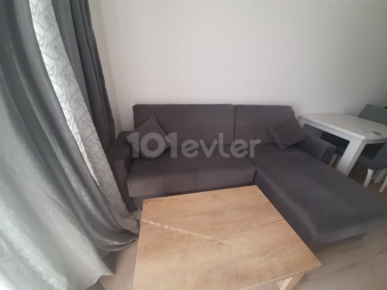 1+1 WOHNUNG ZU VERMIETEN IN SAKARYA IN DER NÄHE VON DAUYE MIT GEMEINSCHAFTSPOOL 420$ AB 12 MONATE KAUTION+PROVISION