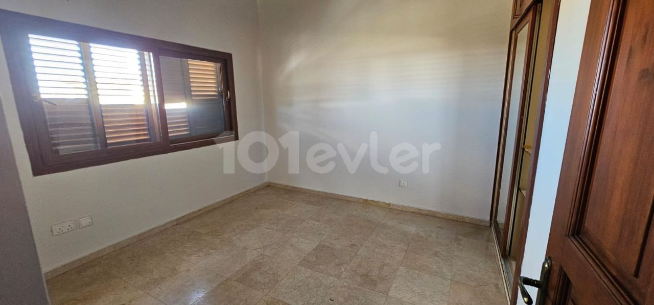 Duplex-Villa zu vermieten im Dorf Famagusta Tuzla unmöbliert 4+1 6 Mieten ab 500 STG + 1 Kaution + 1 Provision