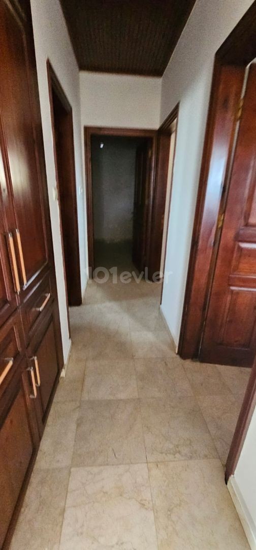 Mağusa tuzla köyünde kiralık dublex villa eşyasız 4+1 500 stg den 6 kira + 1 depozit+ 1 komisyon 