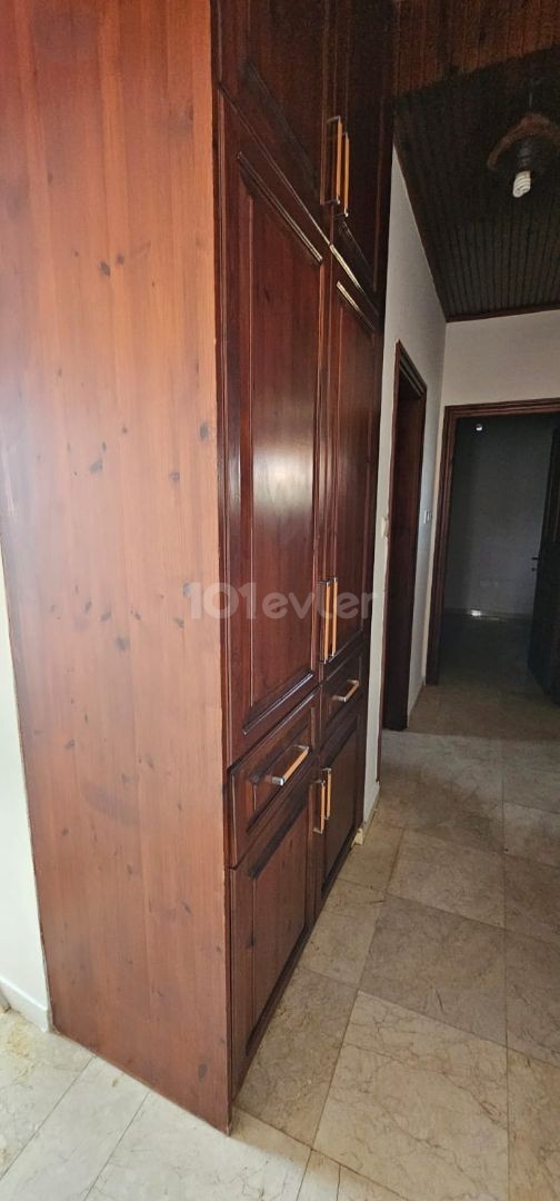 Mağusa tuzla köyünde kiralık dublex villa eşyasız 4+1 500 stg den 6 kira + 1 depozit+ 1 komisyon 