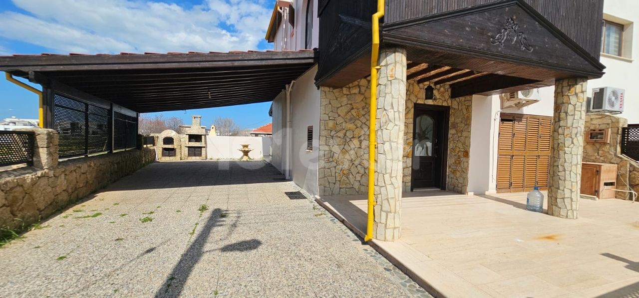 Duplex-Villa zu vermieten im Dorf Famagusta Tuzla unmöbliert 4+1 6 Mieten ab 500 STG + 1 Kaution + 1 Provision