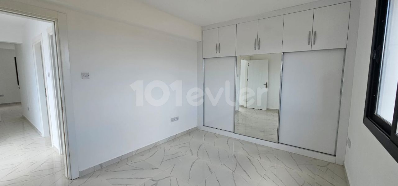 New flat for rent in Çanakkale region, 2+1 penthouse, unfurnished flat for rent, 6 rents + 1 deposit + 1 commission, 350 TL, 6 months' deposit, 300 TL. building without elevator