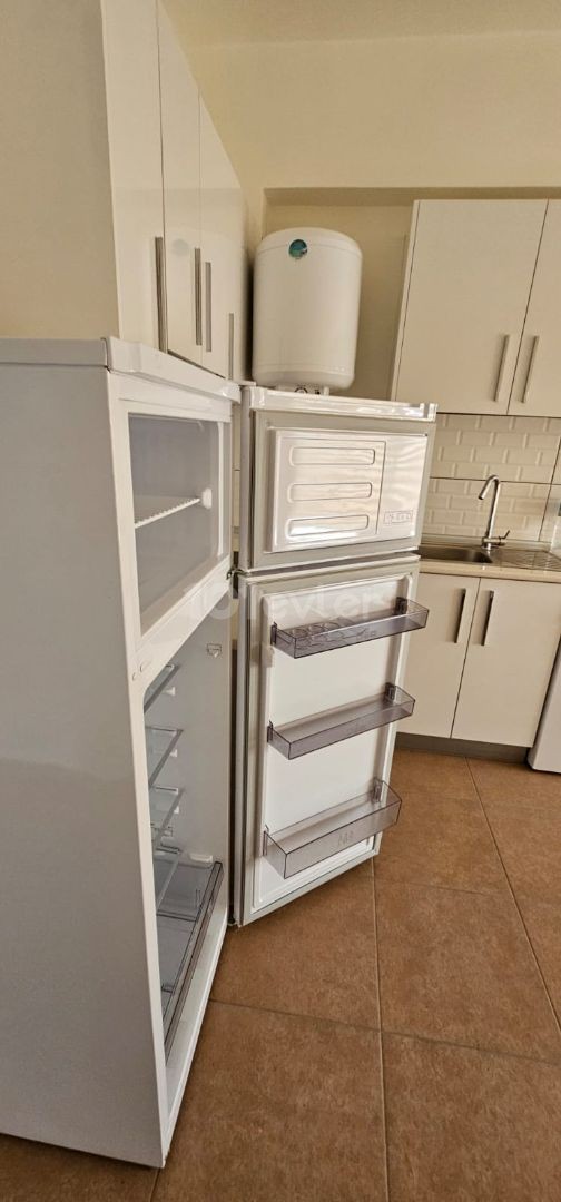 2+1 möblierte Wohnung zu vermieten im 3. Stock hinter Sakarya magem 350 stg x8 6 Miete 1 Kaution 1 Provision Gebühren 300 TL x6 im 3. Stock