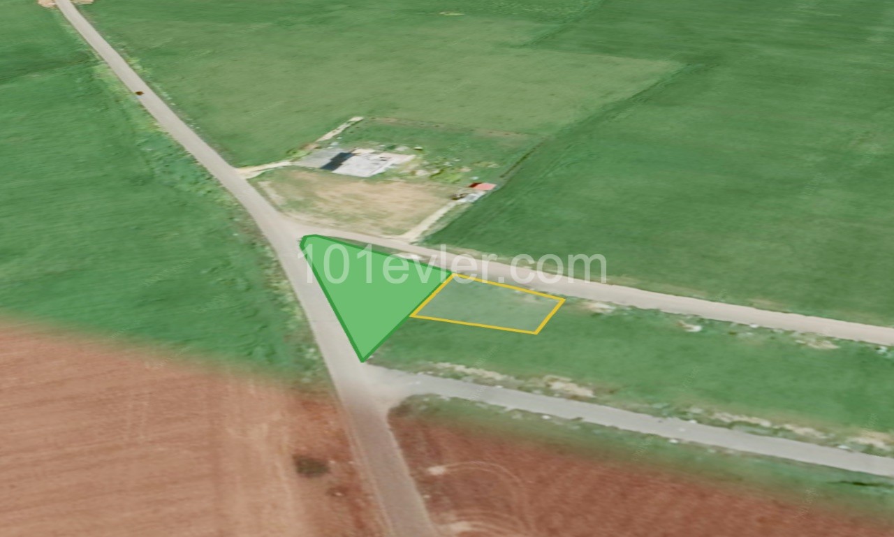 Dec Dec of 520 m2 for Sale Between Yesilyaka Mormenekşe and Mutluyaka from Ozkaraman (Next to the Green Area, Corner) ** 