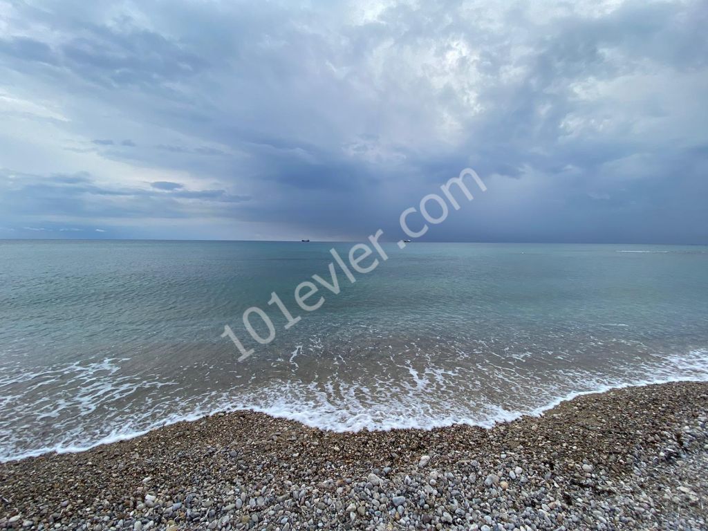 100m zum Strand in der Bosporus-Region von ÖZKARAMAN. Grundstück zum Verkauf ** 