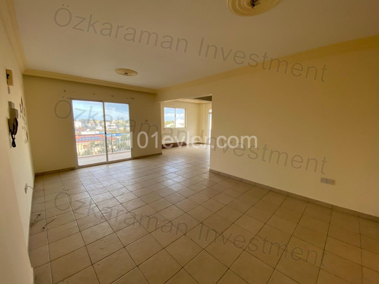 2+1 penthouse apartment with a large terrace of 100m2 in the city center from OZKARAMAN ** 