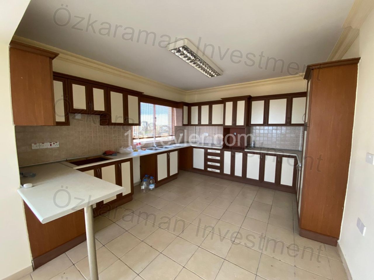 2+1 penthouse apartment with a large terrace of 100m2 in the city center from OZKARAMAN ** 