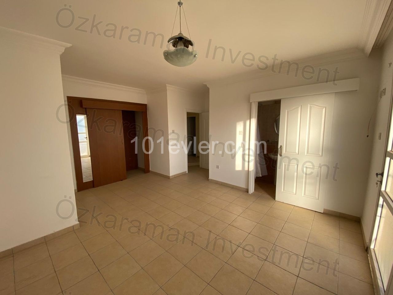 2+1 penthouse apartment with a large terrace of 100m2 in the city center from OZKARAMAN ** 