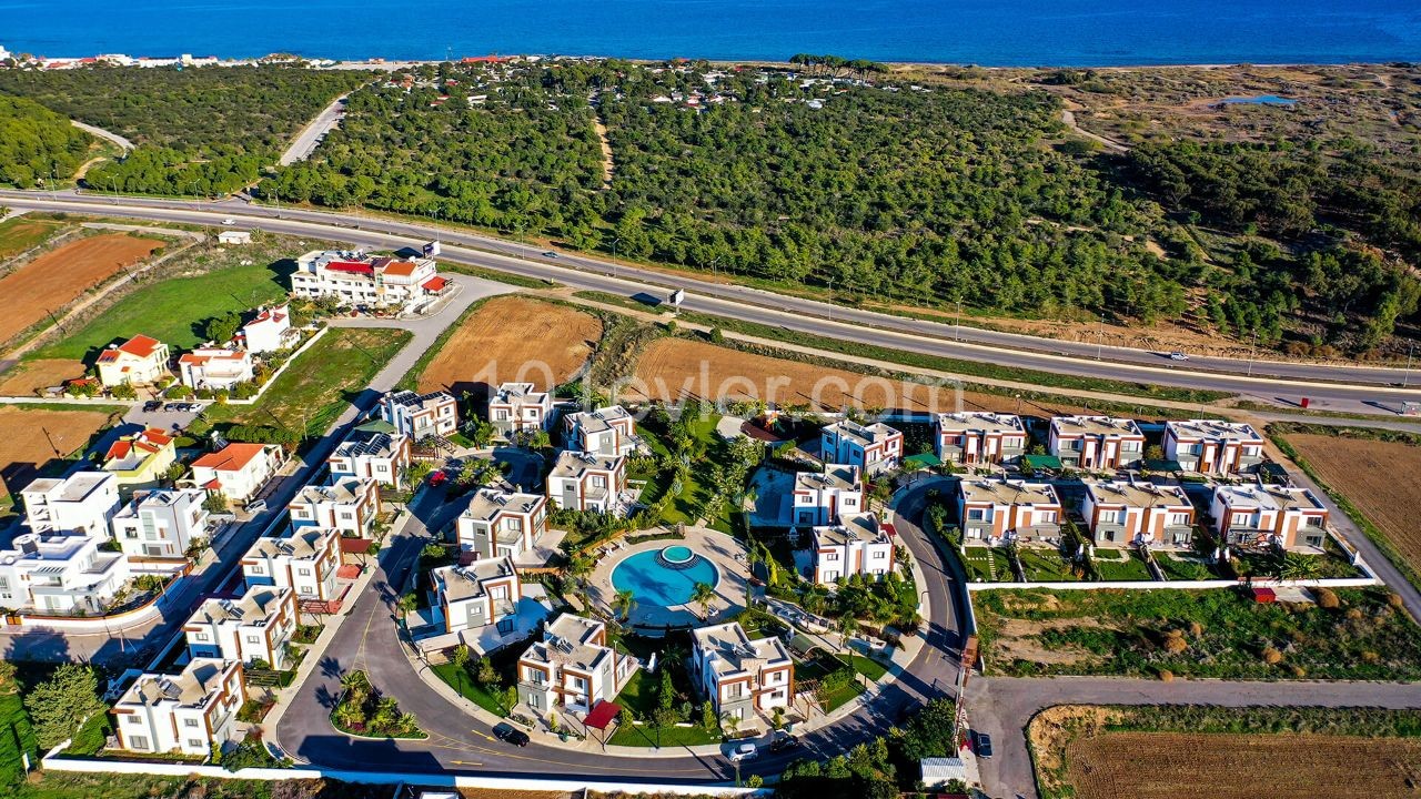 Ультра роскошная отдельно стоящая вилла 4 + 1 от ÖZKARAMAN в Salamis Park дома в Yeniboaziçi ** 