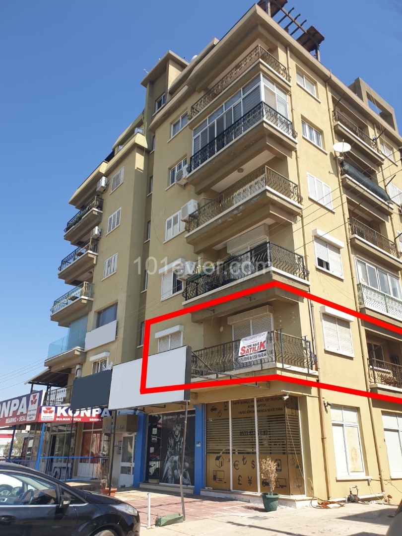 Квартира 3 + 1 на продажу в ÖZKARAMAN в нижней части круга Фамагуста-Никосия, доступная для офисного / домашнего использования ** 