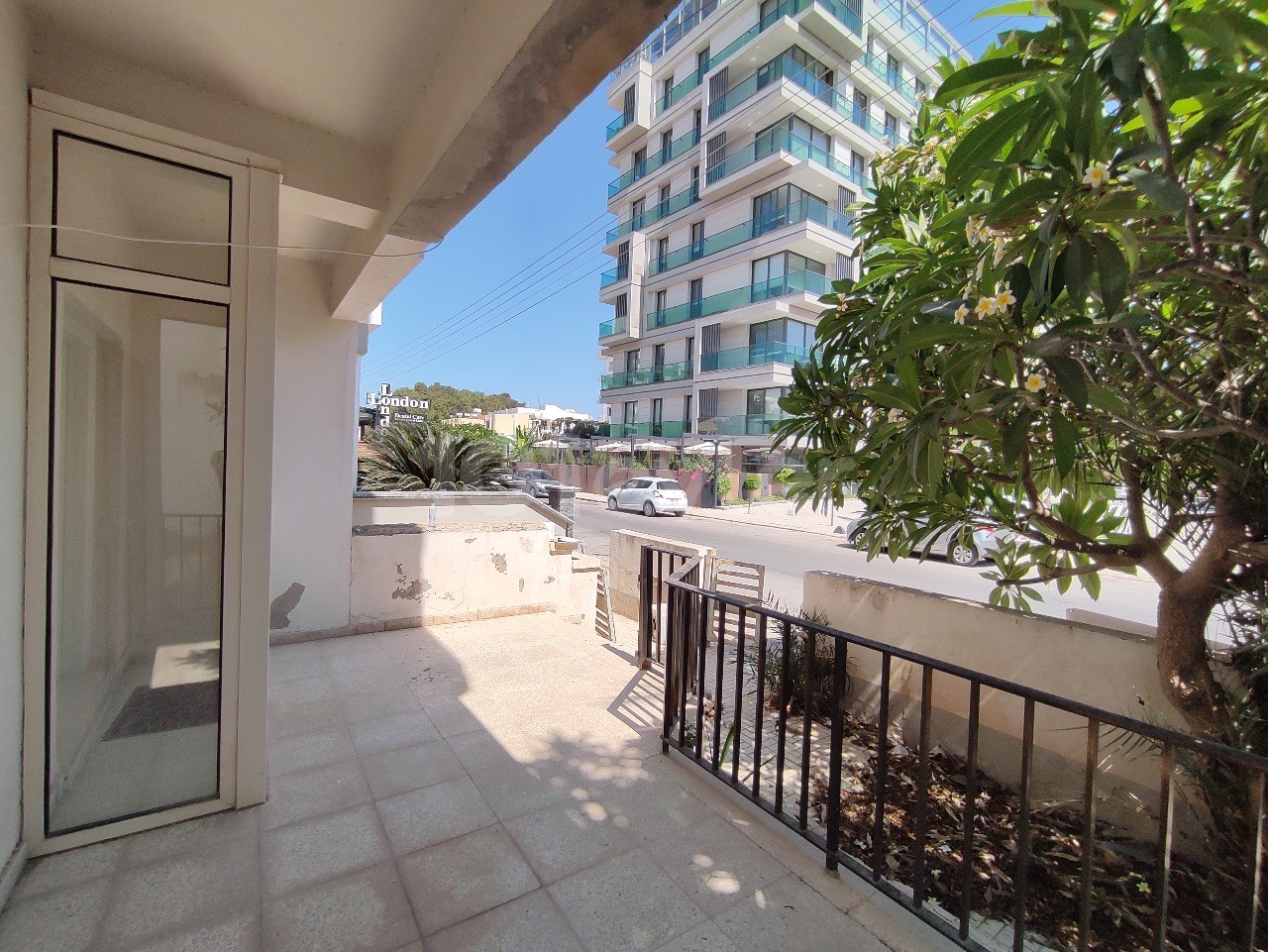 3+1 Ground Floor Flat for Sale in Gulseren, Famagusta from Özkaraman