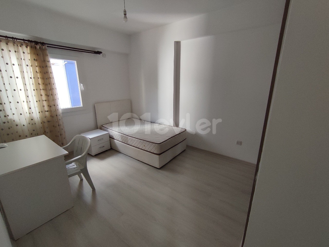 ÖZKARAMAN'dan Salamis Caddesine Yakın Kiralık 2+1 Daire