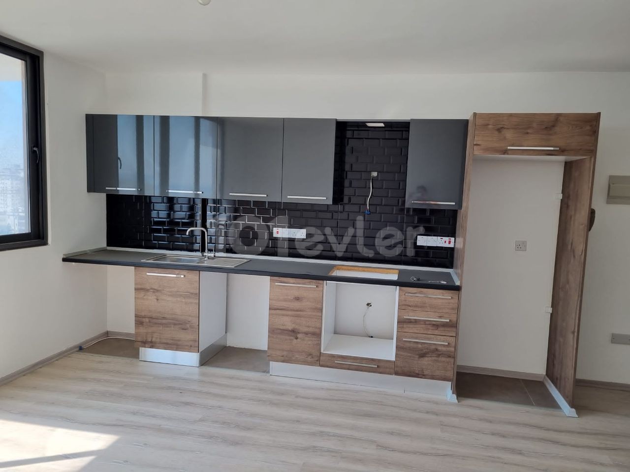 Özkaraman'dan Mağusa Sakarya'da Uptown Residence'da Satılık Studio Daire