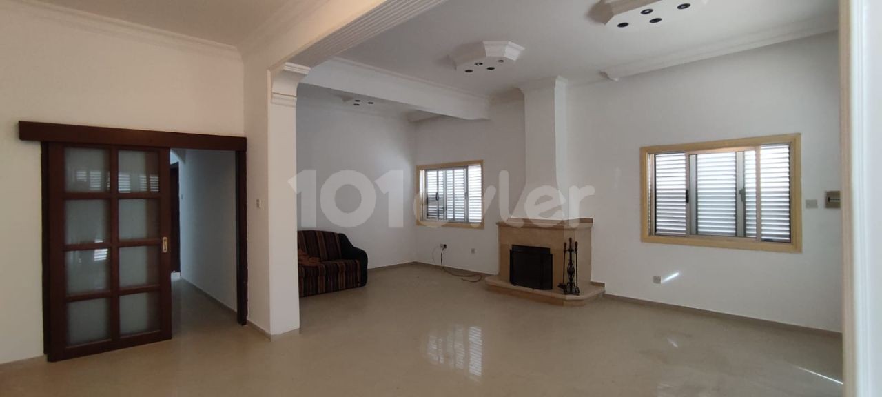 2+1 spacious flat for sale with Turkish title in Özkaramandan karakol area