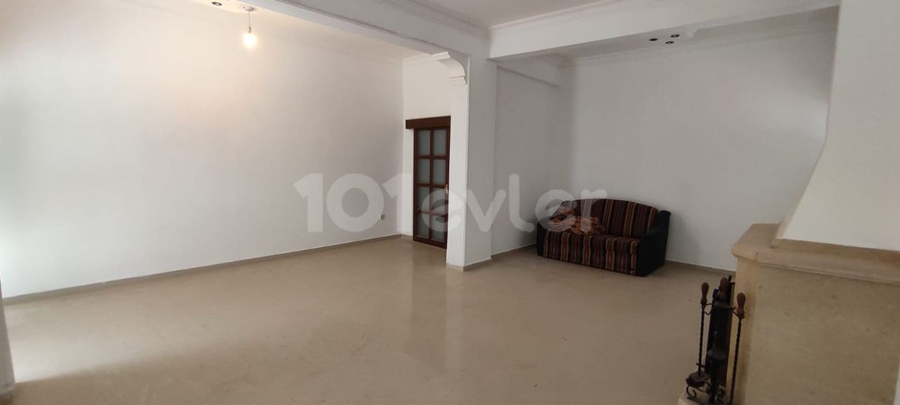 2+1 spacious flat for sale with Turkish title in Özkaramandan karakol area