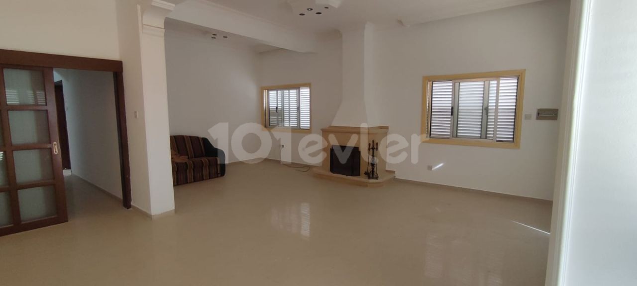 2+1 spacious flat for sale with Turkish title in Özkaramandan karakol area