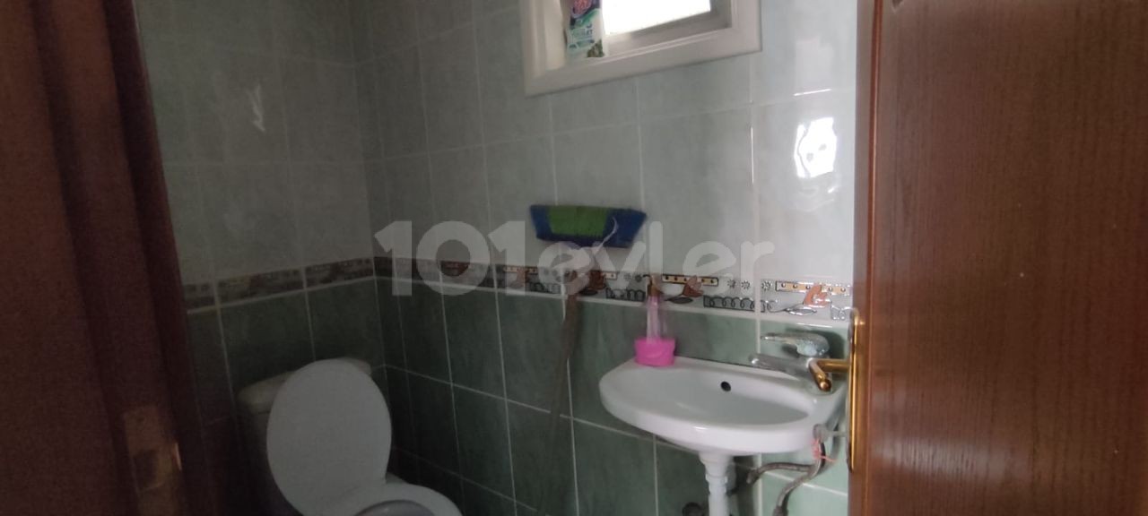 2+1 spacious flat for sale with Turkish title in Özkaramandan karakol area