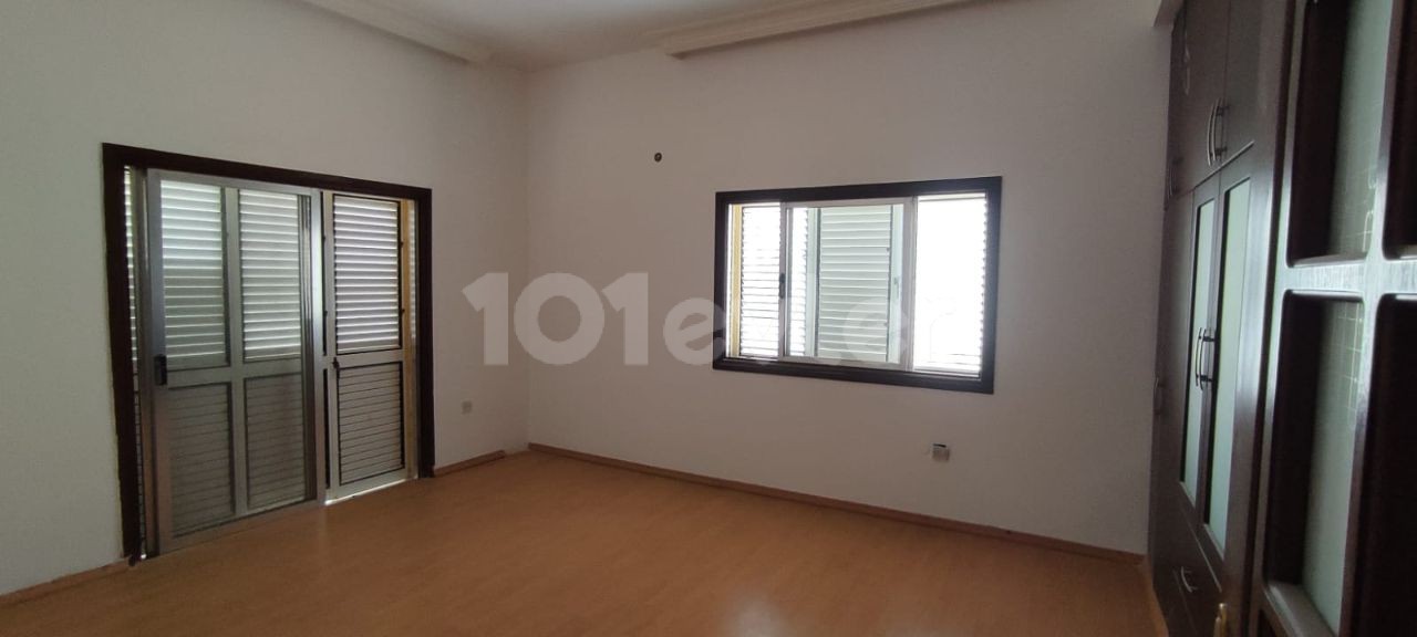 2+1 spacious flat for sale with Turkish title in Özkaramandan karakol area