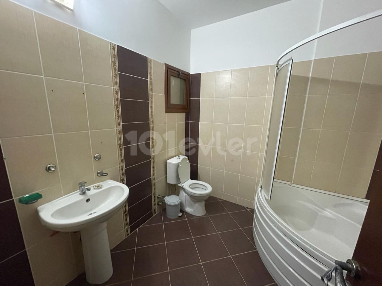 3+1 Flat for Rent in Famagusta Gülseren Area from Özkaraman