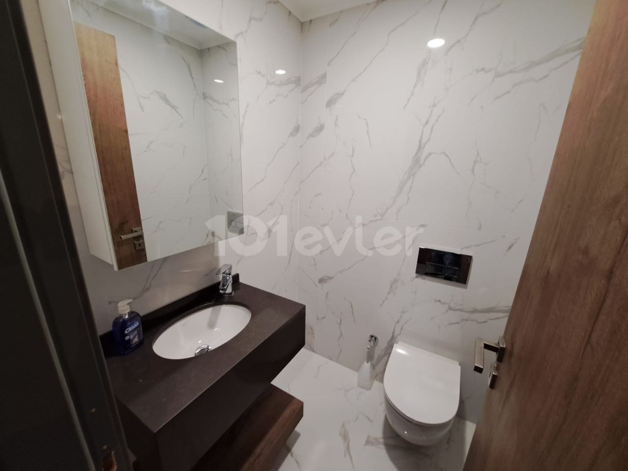 2+1 FULLY FURNISHED LUXURY FLAT FOR RENT IN GÜLSEREN