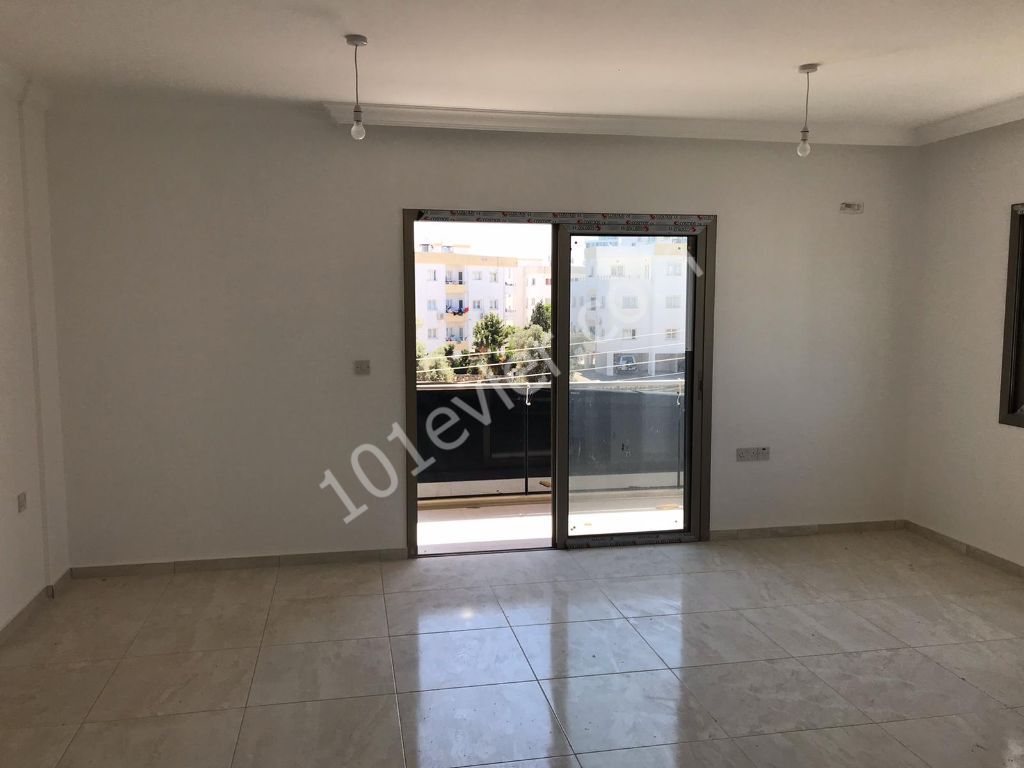 Flat For Sale in Aşağı Girne, Kyrenia