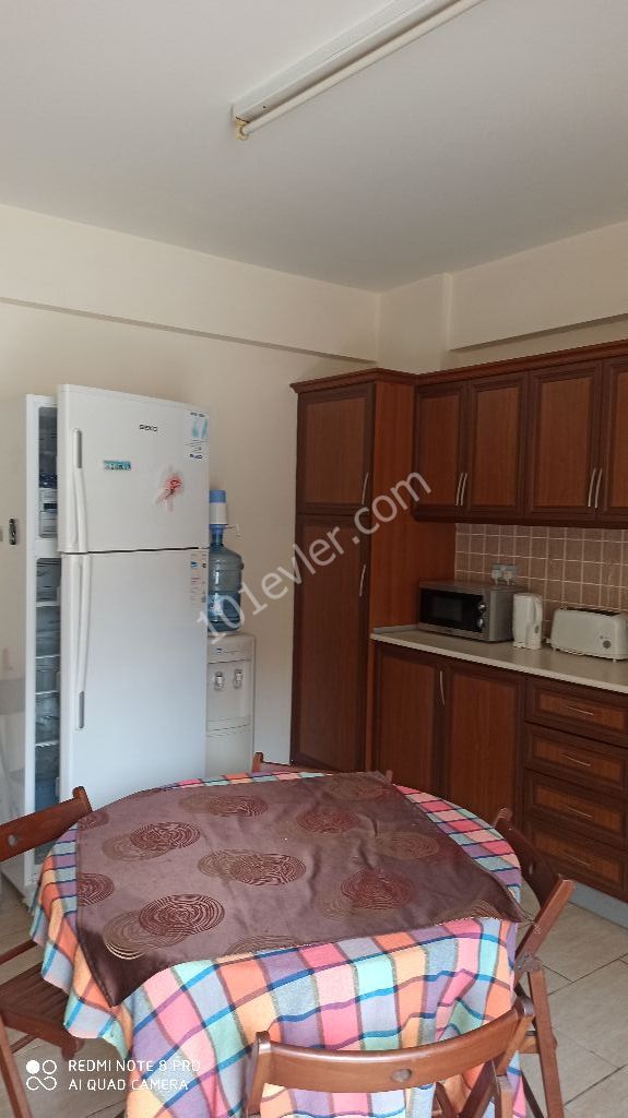 MAĞUSA ÇANAKKALE BÖLGESİNDE FULL EŞYALI KİRALIK ZEMİNKAT 3+1 DAİRE