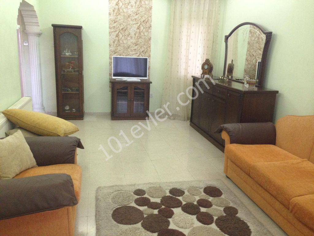 Flat To Rent in Mağusa Merkez, Famagusta