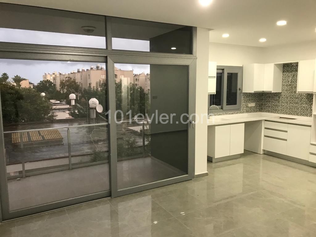 BEREIT FÜR DIE LIEFERUNG IN FAMAGUSTA MERKZDE NULL 2+1 LU LLOGARA APARTMENTS ** 