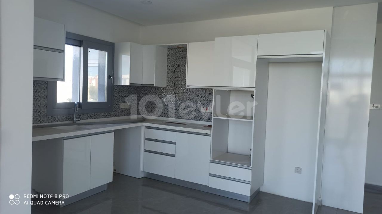 BEREIT FÜR DIE LIEFERUNG IN FAMAGUSTA MERKZDE NULL 2+1 LU LLOGARA APARTMENTS ** 