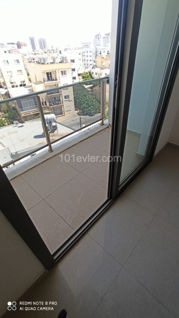 MAĞUSA MERKEZDE SATILIK 1+1 PENTHOUSE DAİRE 