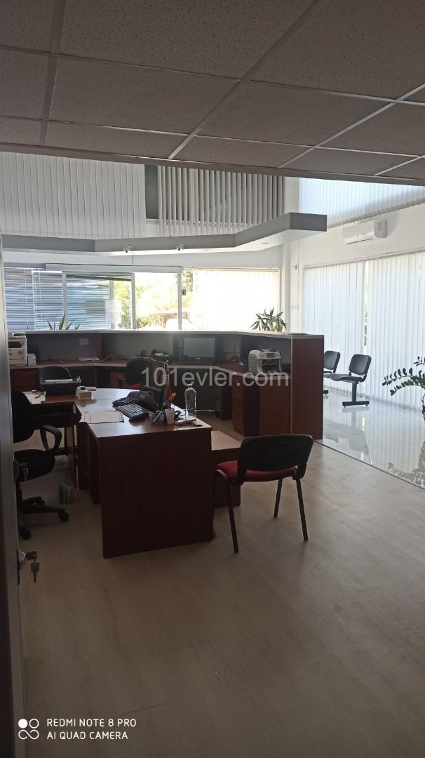 BÜRO/ARBEITSPLATZ AUF DER STRAßE IN FAMAGUSTA CITY MERKZIN ** 