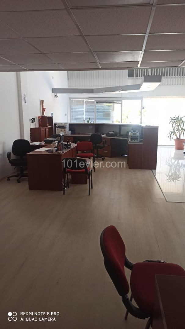 BÜRO/ARBEITSPLATZ AUF DER STRAßE IN FAMAGUSTA CITY MERKZIN ** 