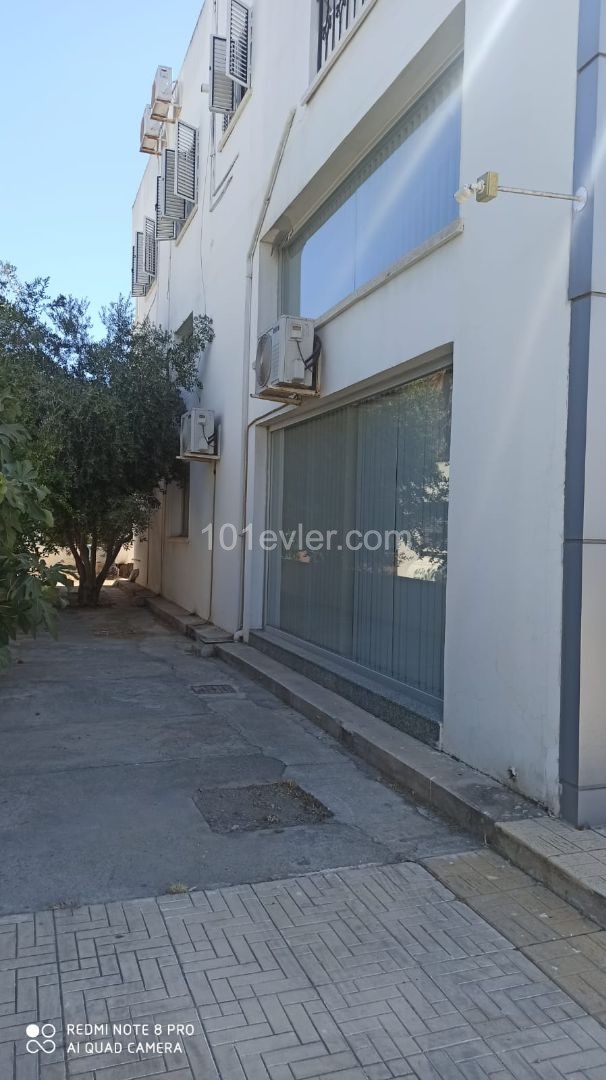 BÜRO/ARBEITSPLATZ AUF DER STRAßE IN FAMAGUSTA CITY MERKZIN ** 