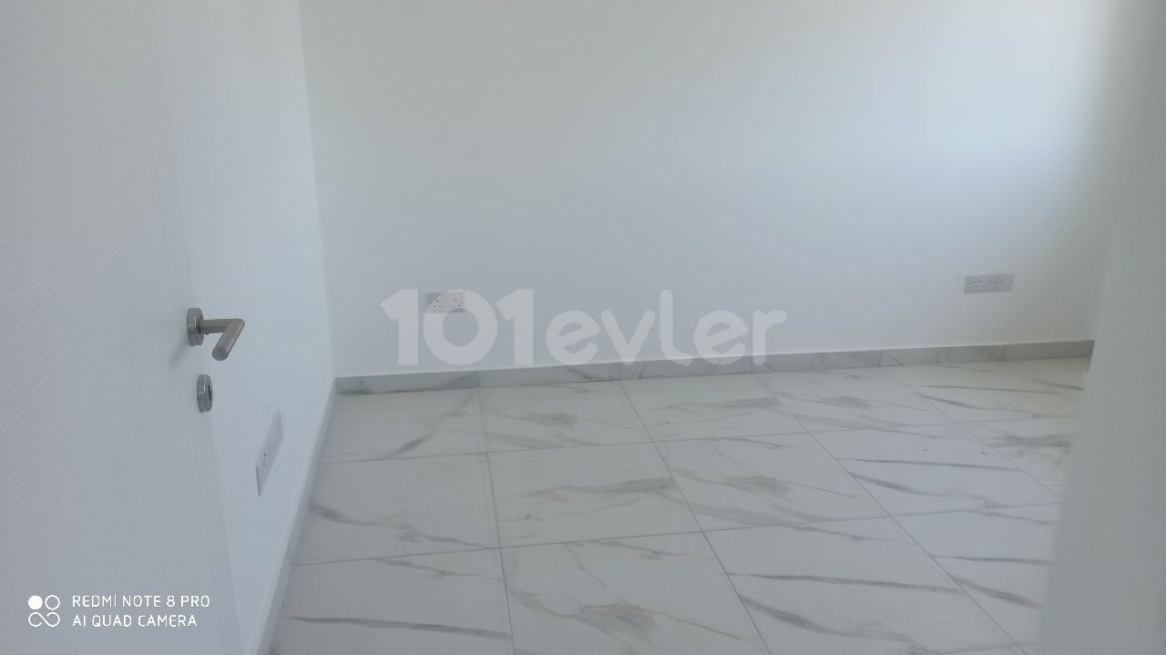 MAĞUSA DA TESLİME HAZIR  SATILIK 2+1 VE 3+1 SIFIR DAİRELER 