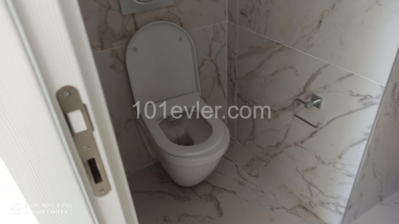 MAĞUSA  ŞEHİR MERKEZİNDE DENİZ MANZARALI  3+1 SIFIR DAİRE