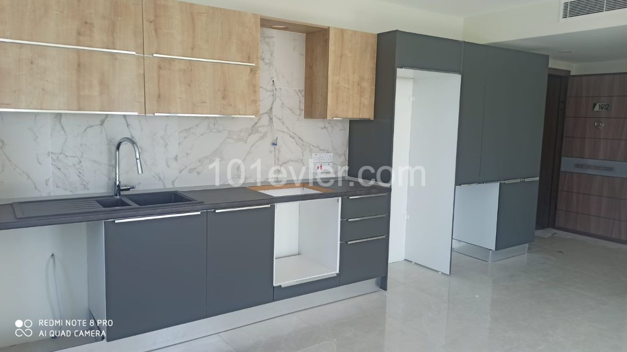 MAĞUSA  ŞEHİR MERKEZİNDE DENİZ MANZARALI  3+1 SIFIR DAİRE