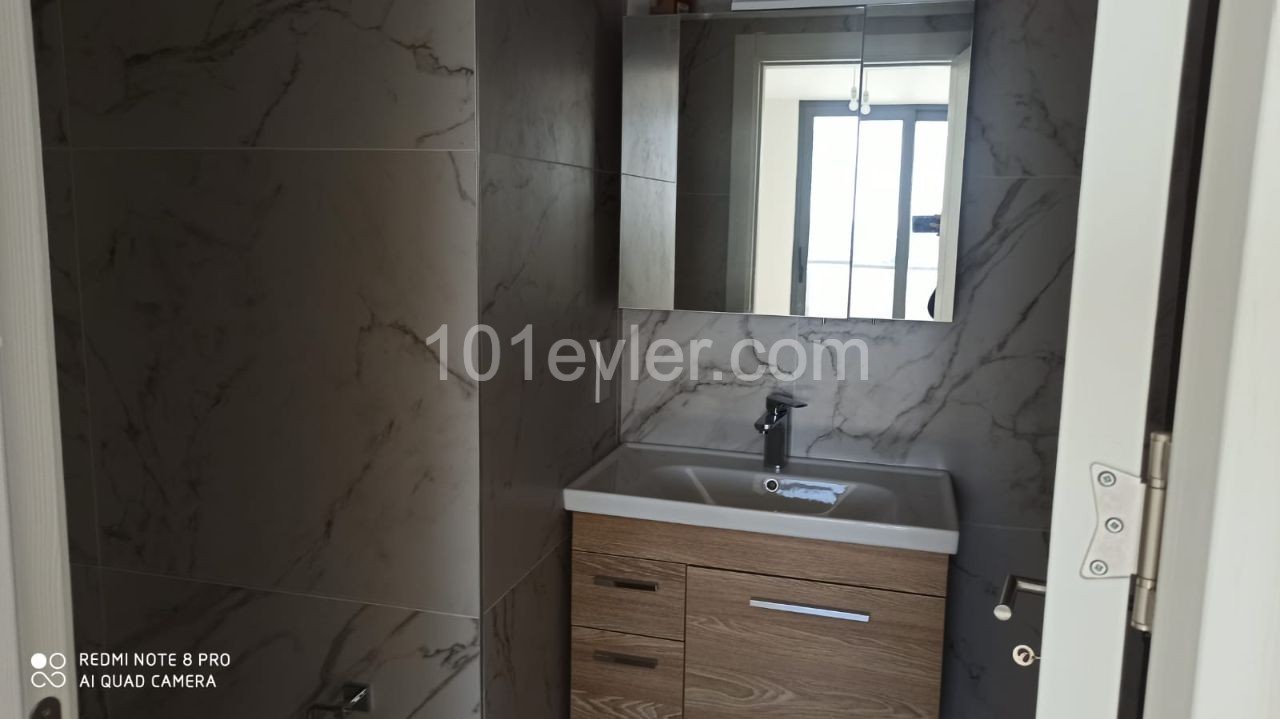 MAĞUSA  ŞEHİR MERKEZİNDE DENİZ MANZARALI  3+1 SIFIR DAİRE