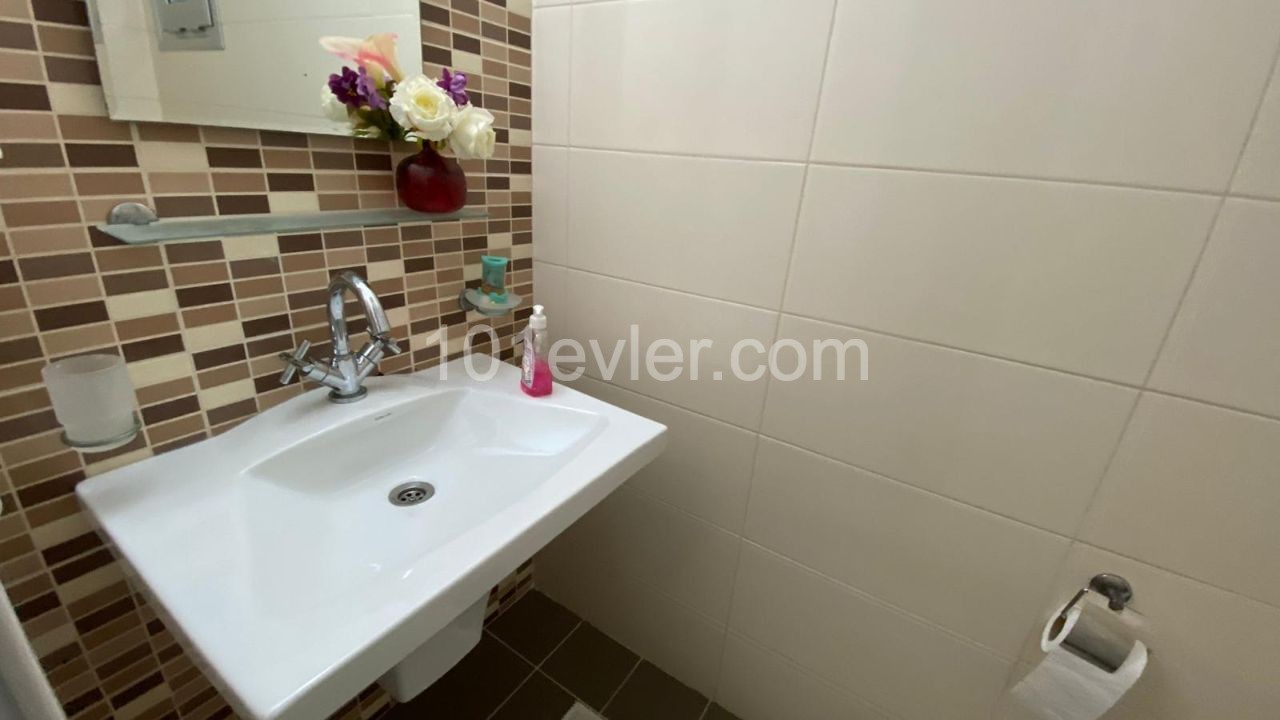 TURKISH KOCANLI 3+1 SPACIOUS FLAT IN GAZİMAĞUSA CENTER ** 